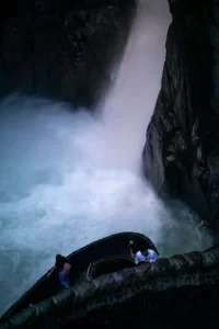 Visita al Pailón del Diablo en el cantón Baños de Agua Santa