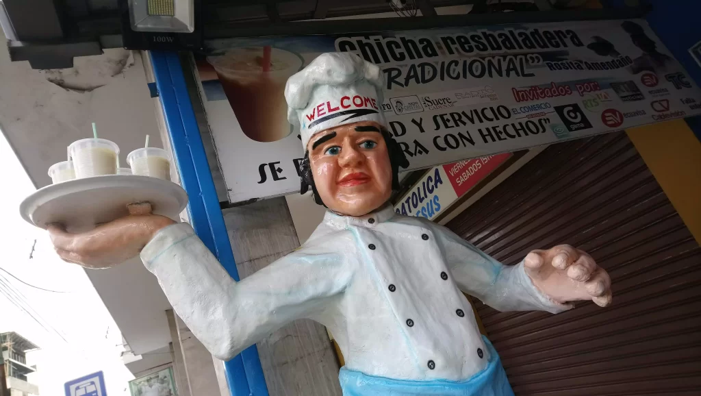 Los monigotes de Ecuador son una expresión única de la cultura y la historia del país. Estas figuras de tamaño natural, creadas por artistas locales, representan a personajes icónicos de la cultura ecuatoriana y de cada una de las ciudades donde se encuentran.